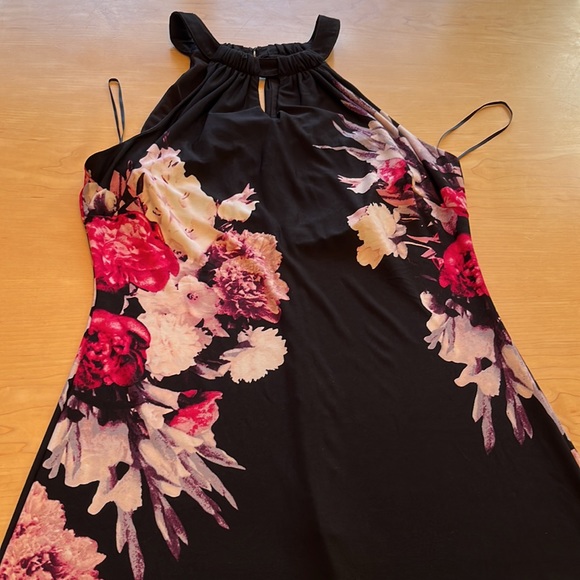 Cache Black Keyhole Halter Maxi with Floral Design Sz S - Picture 9 of 17